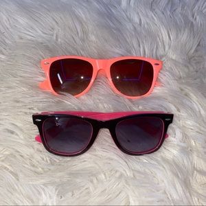 2 pairs of sunglasses